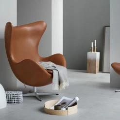 Fritz Hansen Egg™ Lounge Chair -vitra shop Fritz Hansen Egg Chair Lifestyle Leather