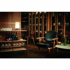 Fritz Hansen Fred JH97 Lounge Chair -vitra shop Fritz Hansen JH97 Lifestyle1