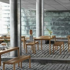 Muuto Outdoor Linear Steel Table 140cm 9 Muuto Outdoor Linear Steel Table 140cm -vitra shop Muuto Outdoor Linear Steel Table Lifestyle3