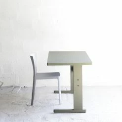 Hay Passerelle Desk Colour Top 10 Hay Passerelle Desk Colour Top -vitra shop Passerelle Desk olive lino tabletop thyme green powder coated crossbar thyme green wb lacquered oak frame and edge