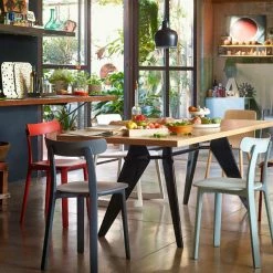 Vitra EM Dining Table With Solid Walnut Top -vitra shop Vitra EM Table Lifestyle1
