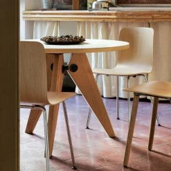 Vitra Gueridon Dining Table Natural Oak 8 Vitra Gueridon Dining Table Natural Oak -vitra shop Vitra Gueridon Table Oak Lifestyle1