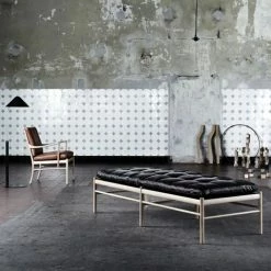 Carl Hansen OW150 Daybed Oiled Oak -vitra shop carl hansen ow150 daybed lifestyle 3 large