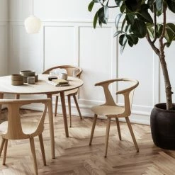 &TraditionIn Between Chair SK1 -vitra shop lifestyle imagae between chair